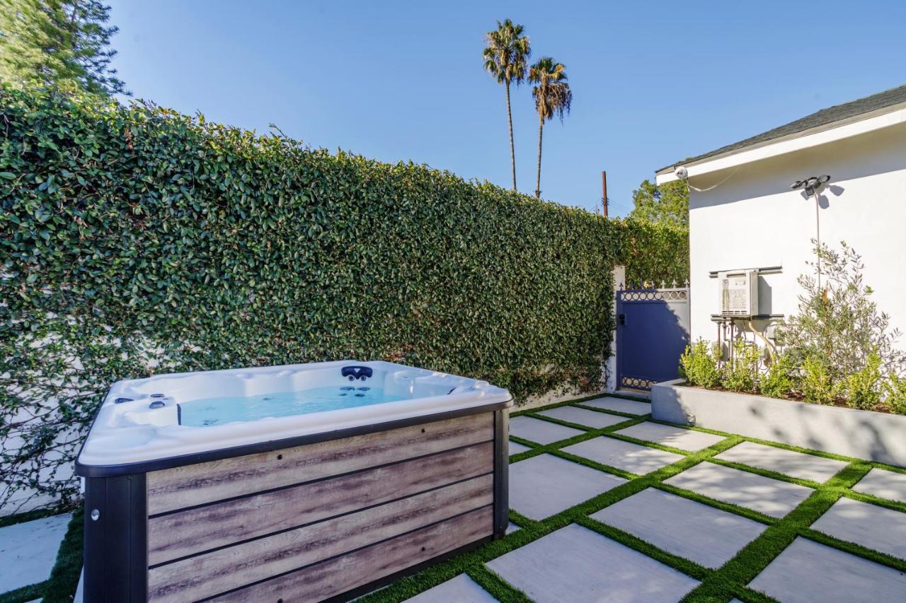 New 5 Bed W/hot Tub Close To Universal Sleeps 12 Holiday home Los Angeles